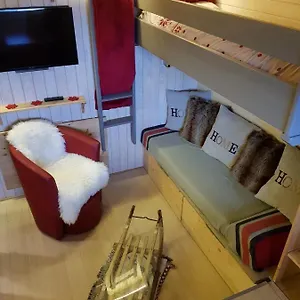 De Skieur Entièrement équipée La Tiny Princesse Rouge Megève